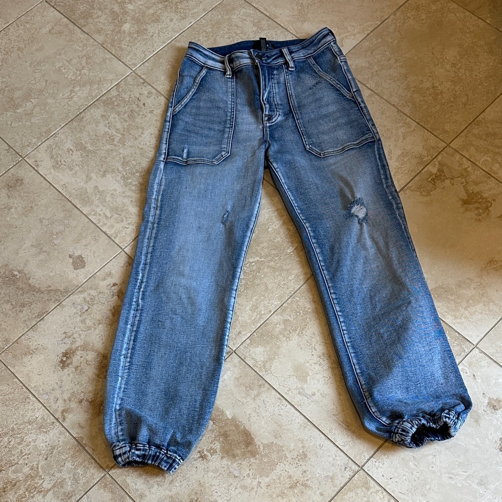 Aqua Women's Jackie Jogger Jeans